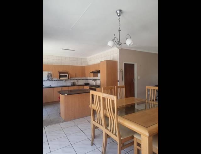 3 BEDROOM SIMPLEX FOR SALE IN BEDFORD GARDENS